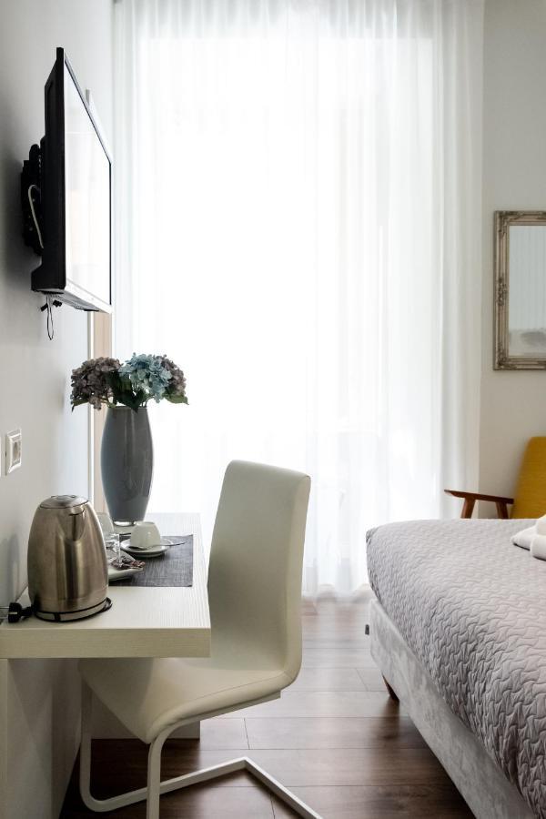 Eighty Four Luxury Rooms โรม ภายนอก รูปภาพ